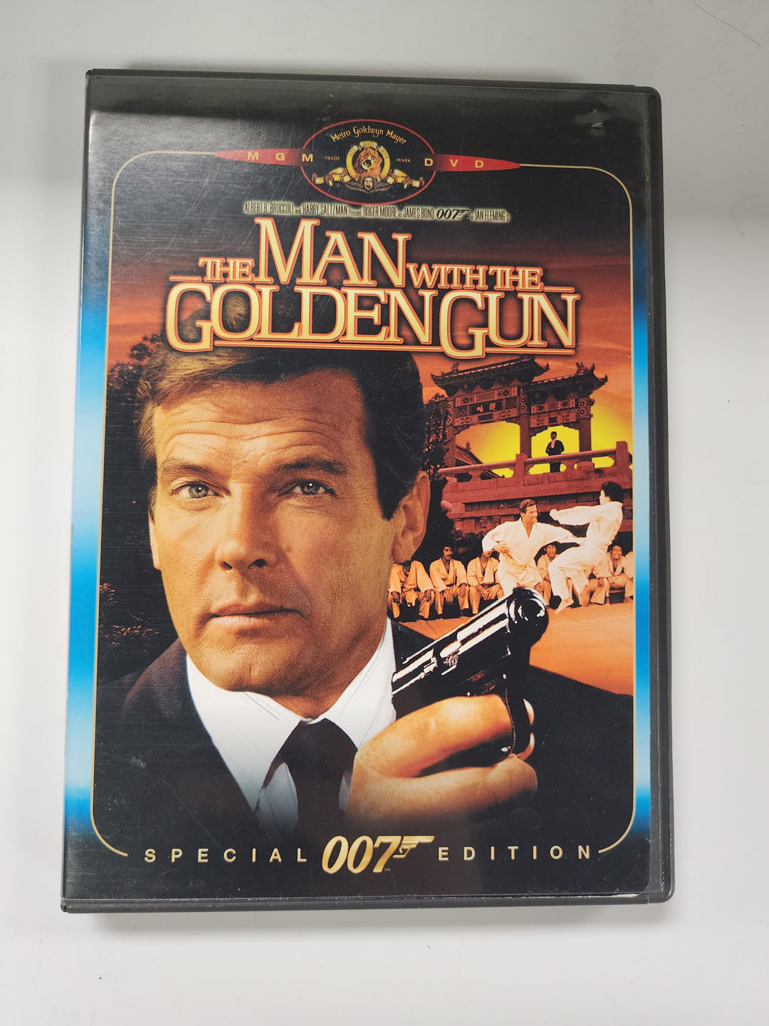 007 The Man with the Golden Gun  DVD PM102126