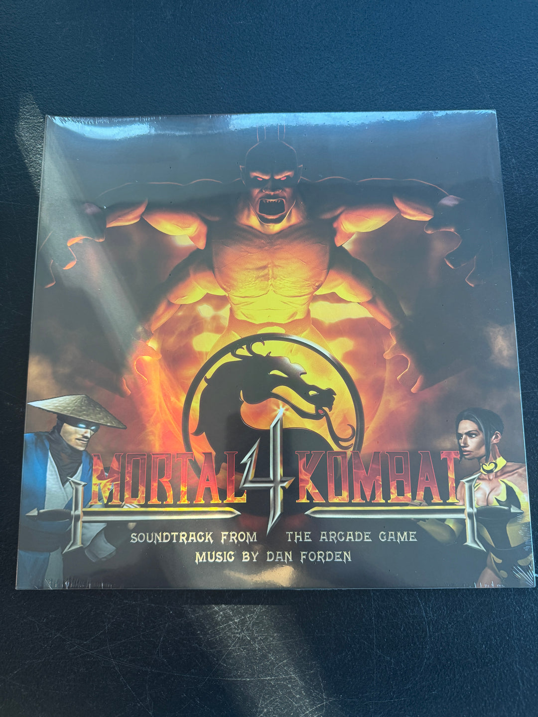 Mortal Kombat 4 (Soundtrack from the Arcade Game) / Album / LP Picture Disc Vinyl - LR102125