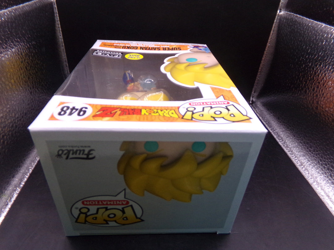 Dragon Ball Z - #948 Super Saiyan Goku with Kamehameha (FYE) (Glow in the Dark) Funko Pop