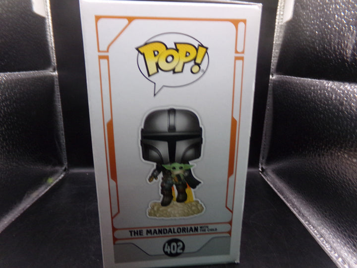 Star Wars - #402 Mandalorian with Child Funko Pop