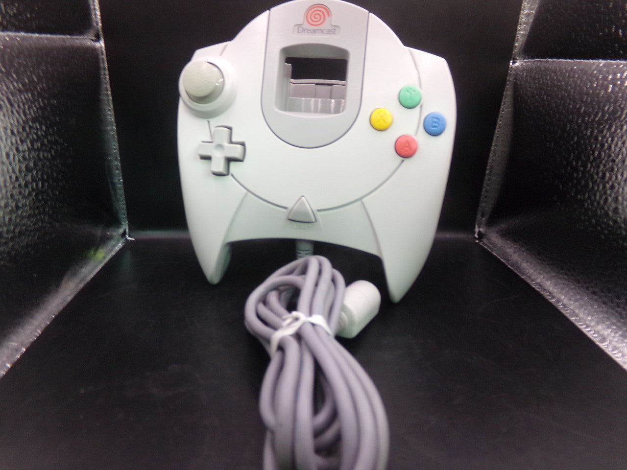 White SEGA Dreamcast Controller SHIPS SAME retail DAY