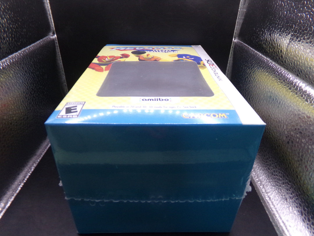 Mega Man Legacy Collection With Gold Mega Man Amiibo Nintendo 3DS NEW
