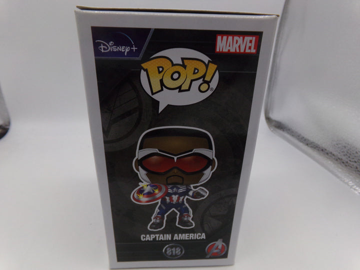 The Falcon and the Winter Soldier - #818 Captain America (Special Edition) (Amazon Exclusive) Funko Pop