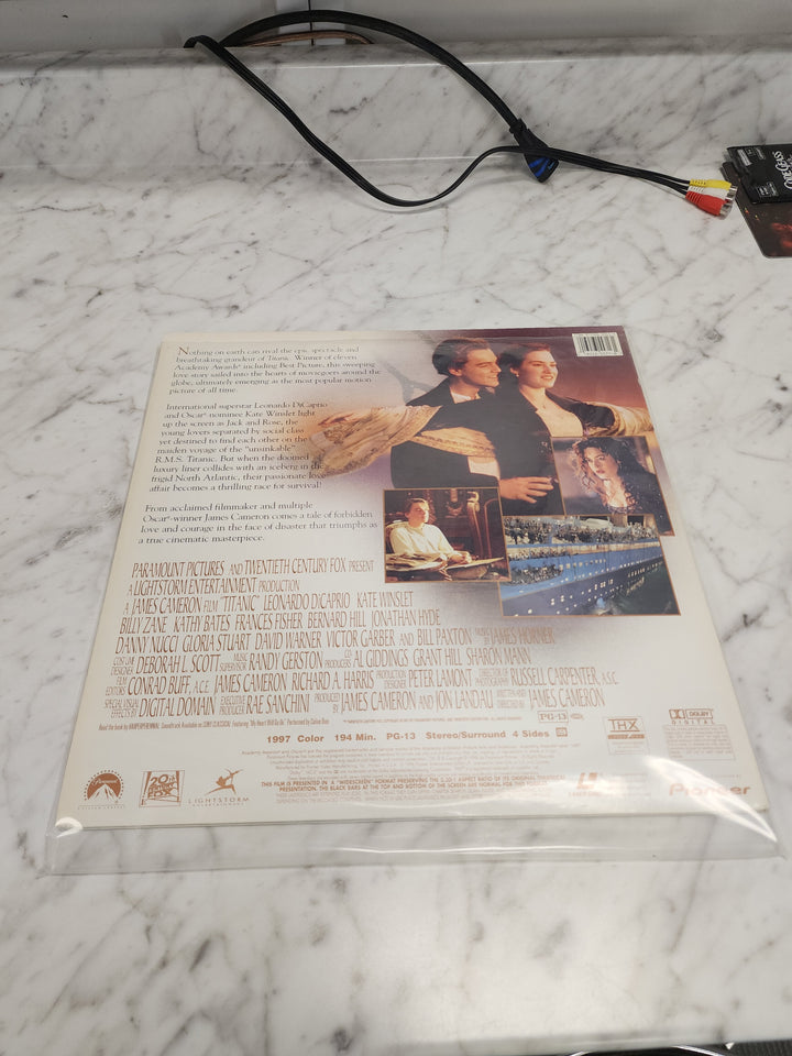 Titanic (Leonardo DiCaprio) Widescren Laserdisc Movie    LD121724