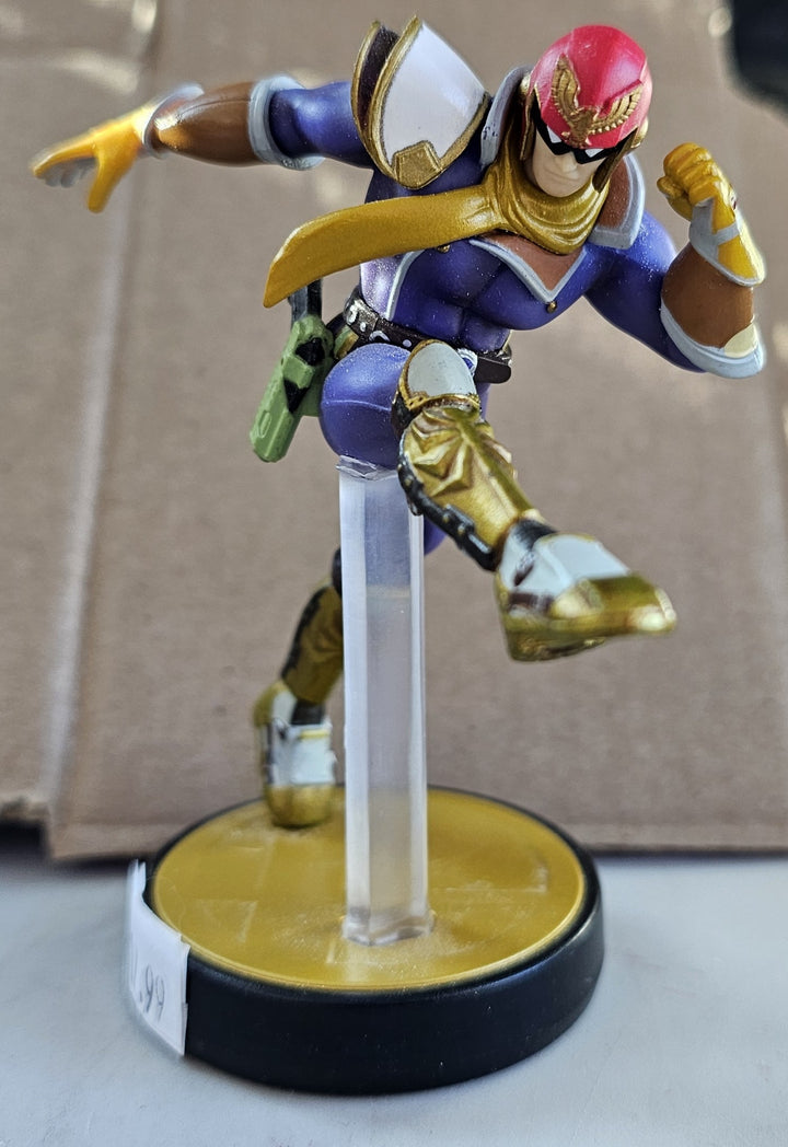 Captain Falcon (Smash Bros) - Amiibo A81525