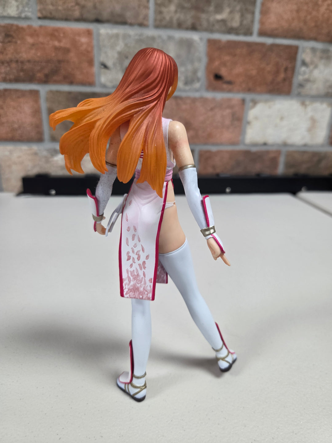 Dead or Alive: Kasumi White Dress Figure (MISSING SWORD) UT61726