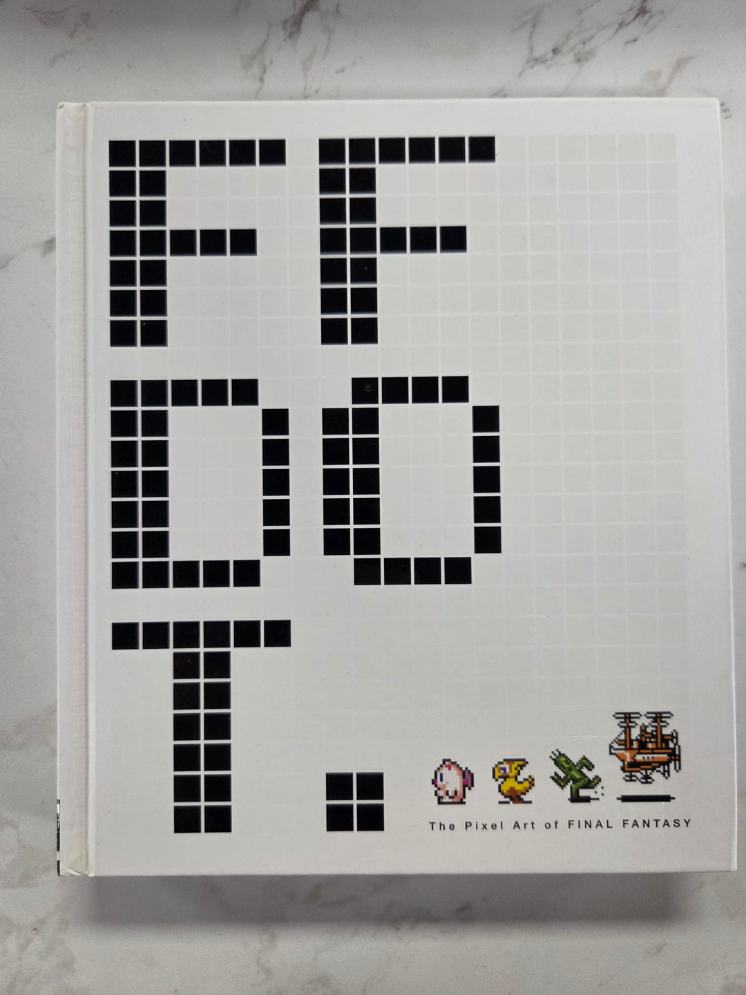 FF DOT: The Pixel Art of Final Fantasy (Dark Horse) - Art Book ST61926