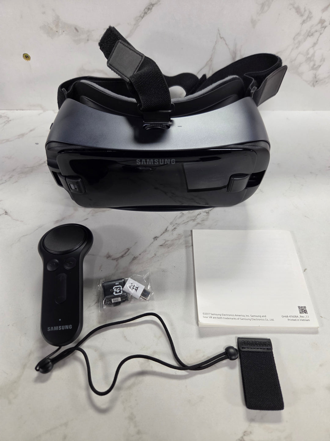 Used Complete Open Box Samsung Gear VR (SM-R324) UA71626