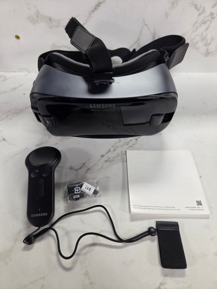 Used Complete Open Box Samsung Gear VR (SM-R324) UA71626