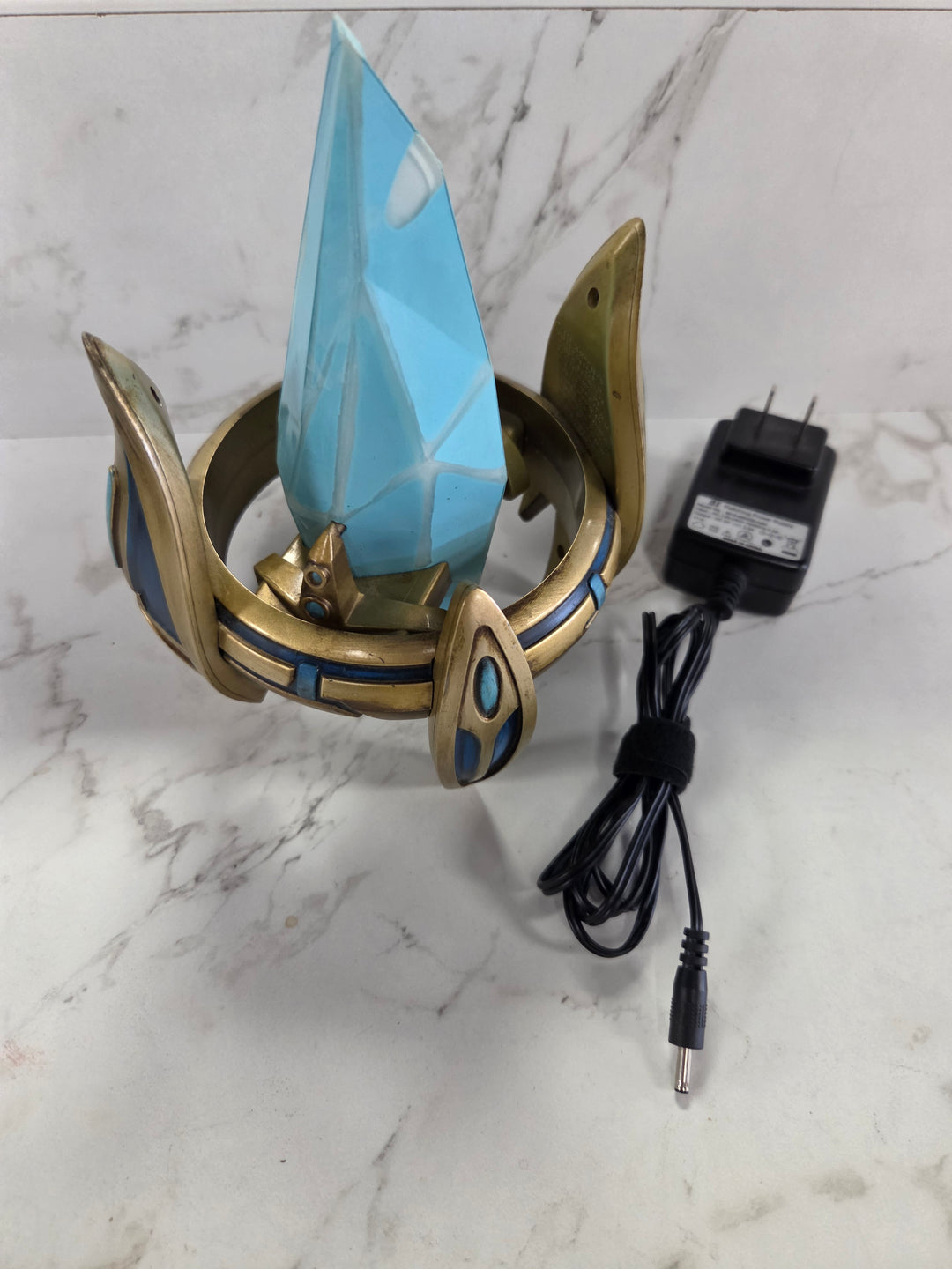 ThinkGeeK StarCraft II Protoss Pylon Desktop Power Station USB LED (Works!) UT72426