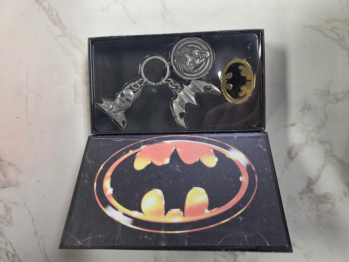 NEW Factory Entertainment Batman (1989) CHS Keychain & Pin Set NT82826