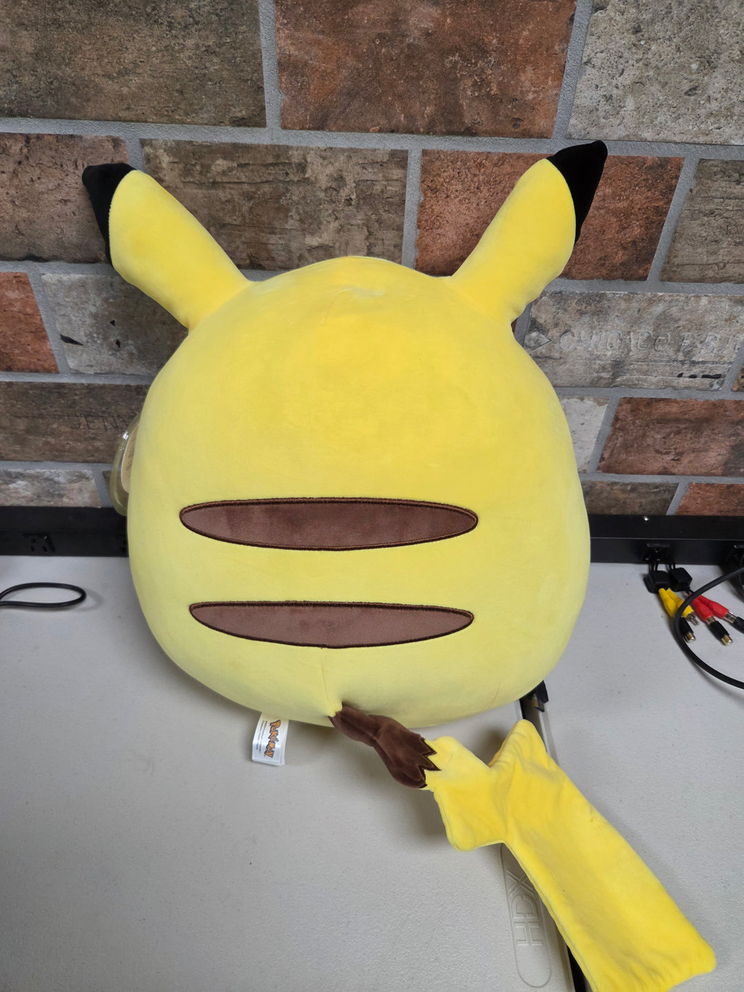 Squishmallows - Pokemon: Pikachu 14" Plush XP82926
