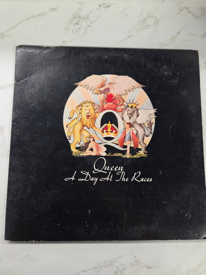 Queen – A Day At The Races (1976 U.S. Pressing) Very Good VR9226