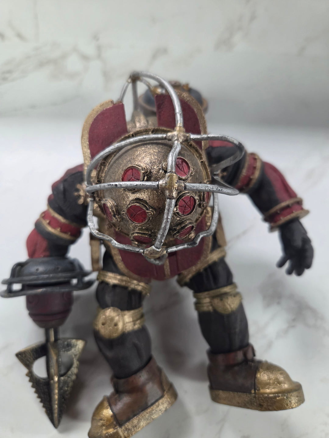 NECA - Bioshock 2 Big Daddy Elite Bouncer 8" Figure (Missing a Tank/Bent Helmet Frame/Missing Tank Valve) UT101426