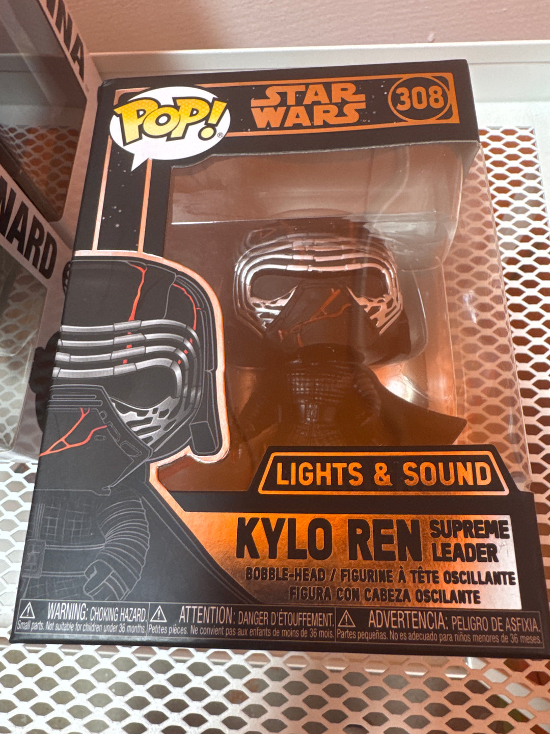 Funko Pop! Kylo Ren (Supreme Leader) Lights and Sound) #308 Star Wars FP41626