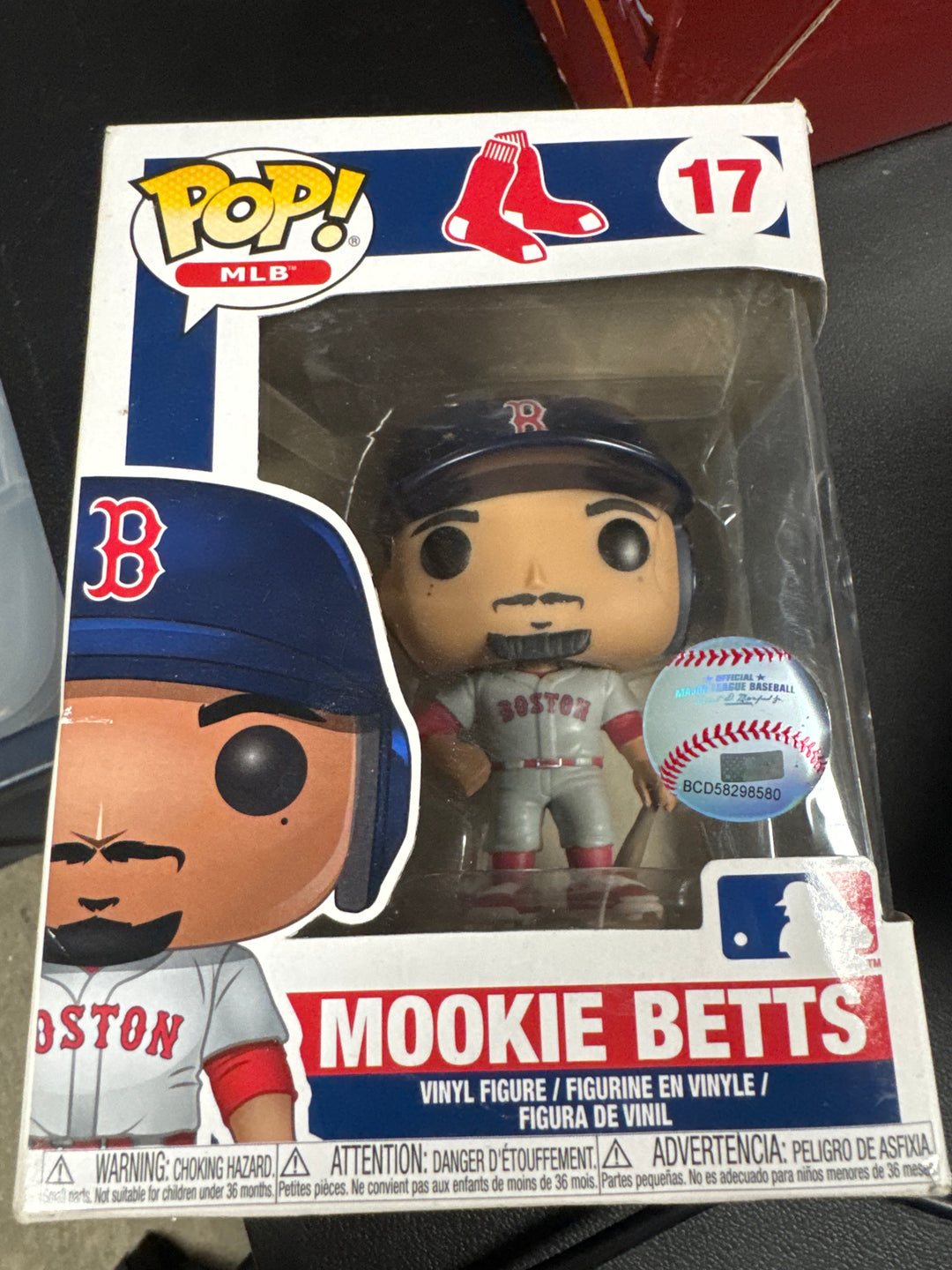 Funko Pop! Mookie Betts #17 MLB Red Sox DAMAGED BOX FP61626