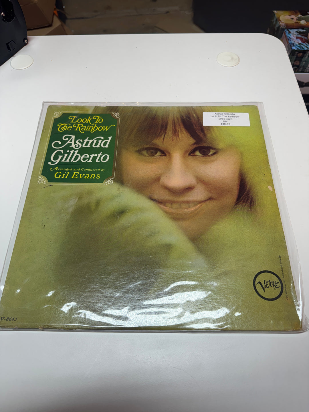 Astrud Gilberto - Look to the Rainbow - (NM Condition) Vinyl Record   VR32326
