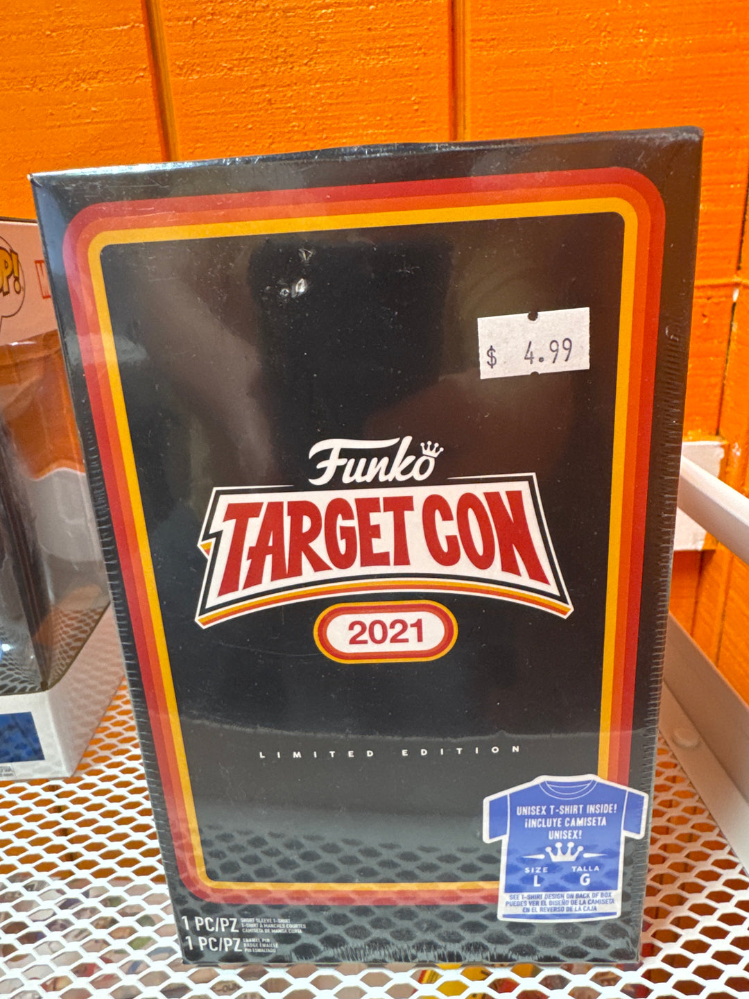 Funko Pop!  TARGET CON 2021 Unisex Large T-Shirt and Pin Limited Edition FP41626
