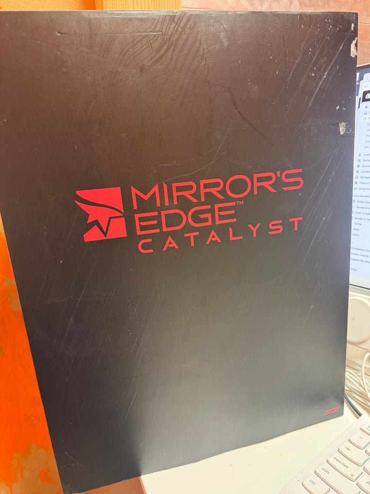 Mirror’s Edge Catalyst Collector’s Edition – Open Box PS4 (Missing Game Disc) MD42126
