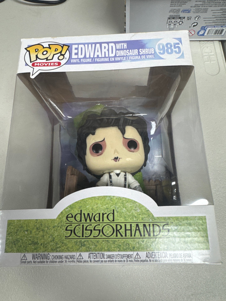 Funko Pop! Edward with Dinosaur Shrub #985 Edward Scissorhands WEAR ON TOP OF BOX FP92926