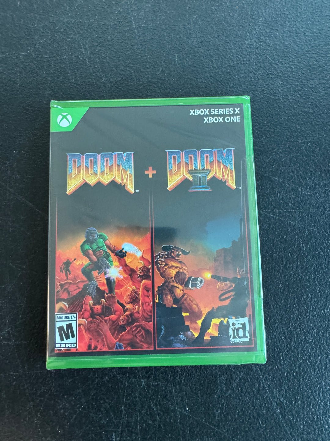 DOOM + DOOM II (2) - Xbox One and Xbox Series X LR93025