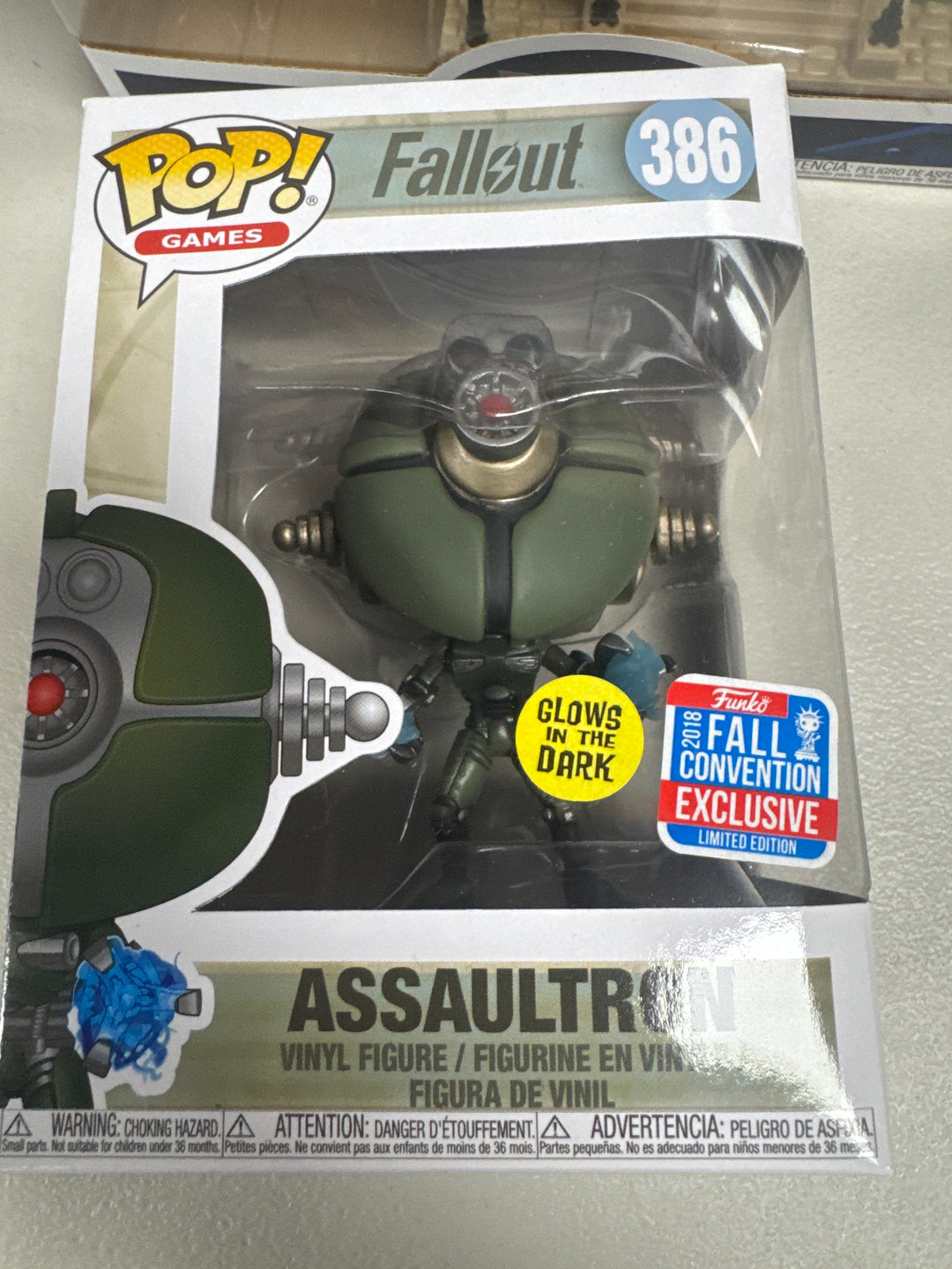 Funko Pop! Assaultron #386 GITD 2018 Fall Convention Fallout FP92926