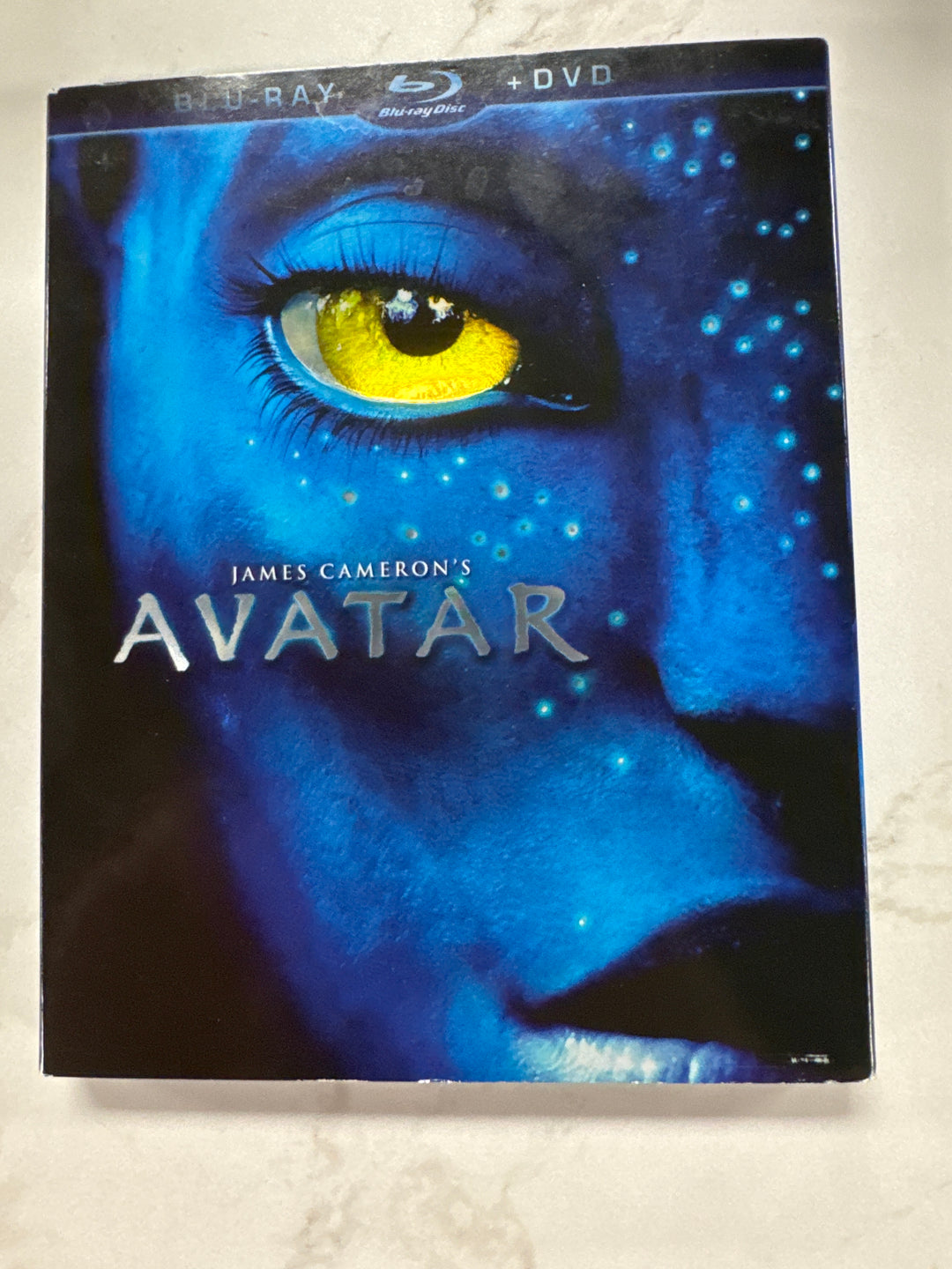 James Cameron's Avatar  -  Blu-Ray and DVD PM7726
