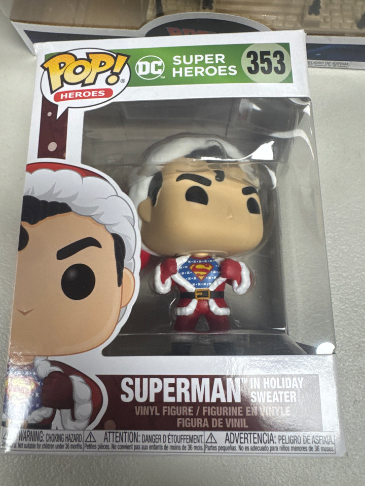 Funko Pop! Superman in Holiday Sweater #353 DC Super Heroes Damaged Box FP92926