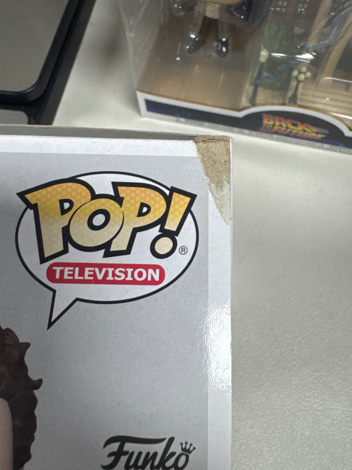 Funko Pop! Television Kramer - Seinfeld #1084 SMALL RIP ON RIGHT CORNER OF BOX FP7825