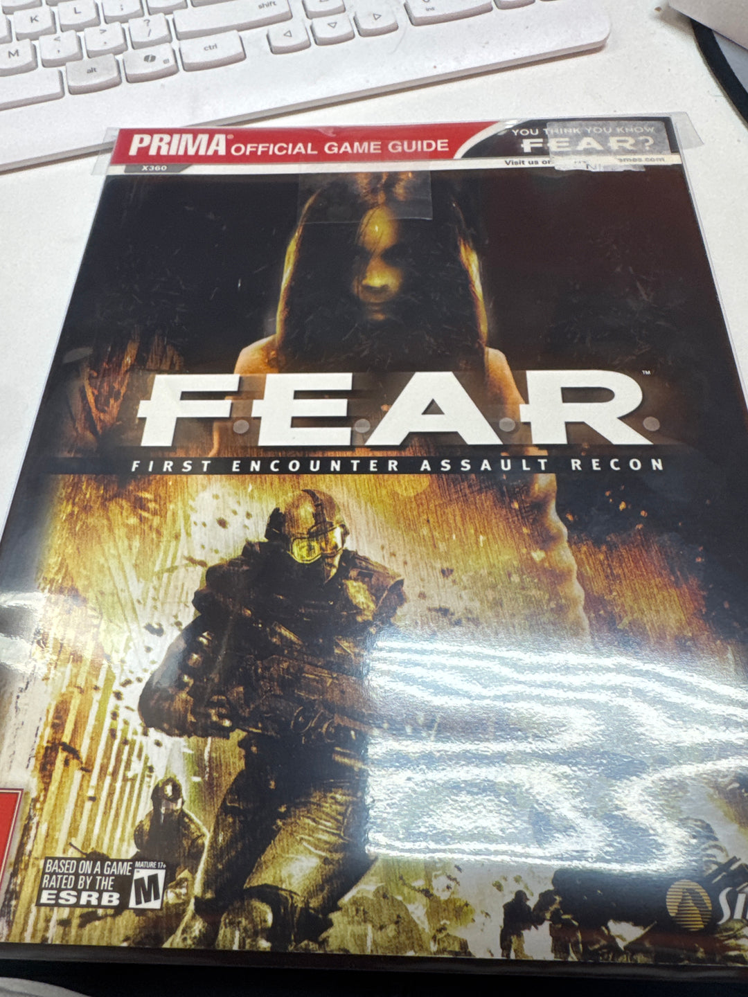 F.E.A.R. (FEAR) First Encounter Assault Recon (Prima) - Strategy Guide ST5426