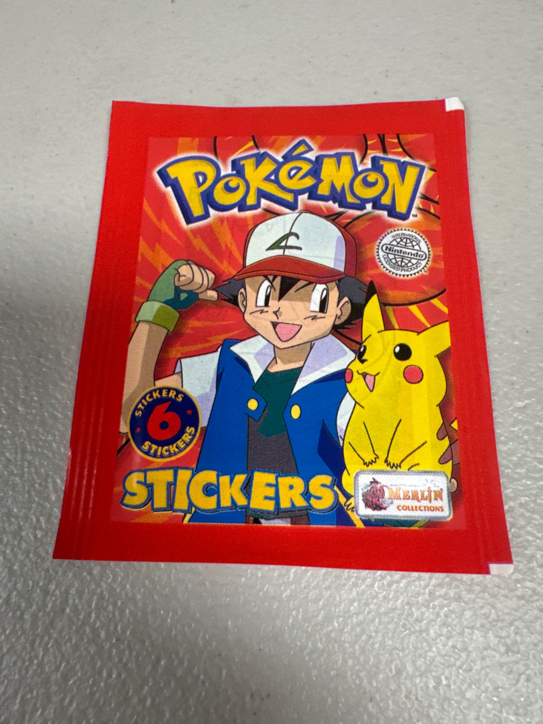Topps Merlin Pokémon  1999 Sticker Booster Pack MD71726