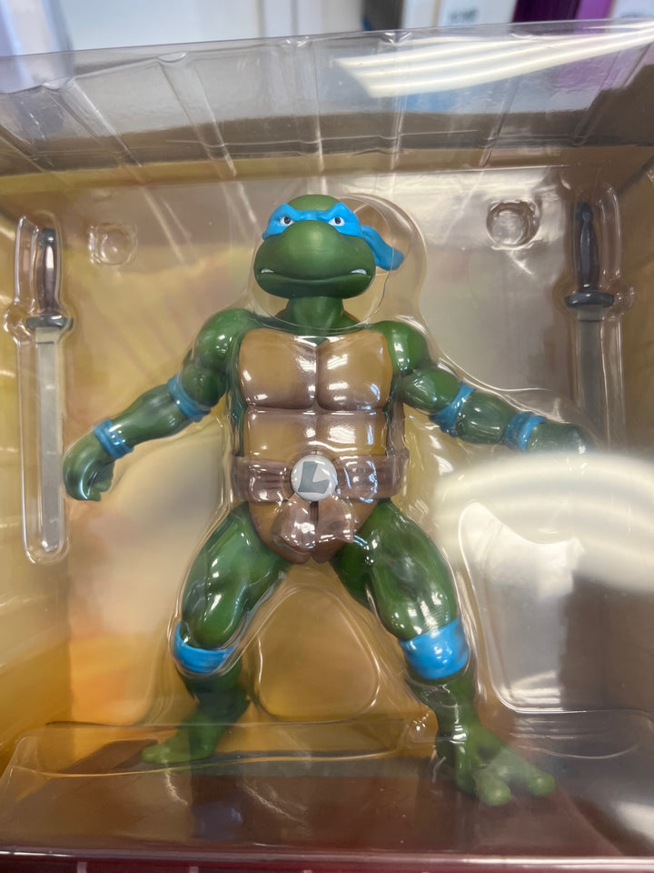 Teenage Mutant Ninja Turtles Leonardo 1:8 Scale Statue PCS Collectibles UT52325
