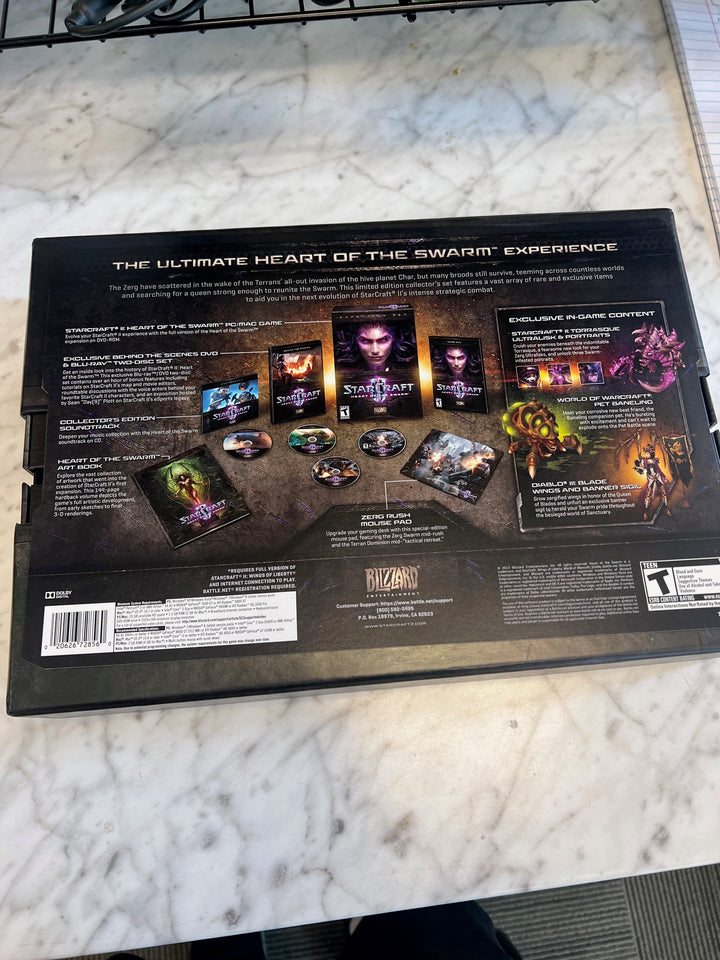 StarCraft II Heart of the Swarm Collector's Edition Most items sealed - Blizzard PU81325