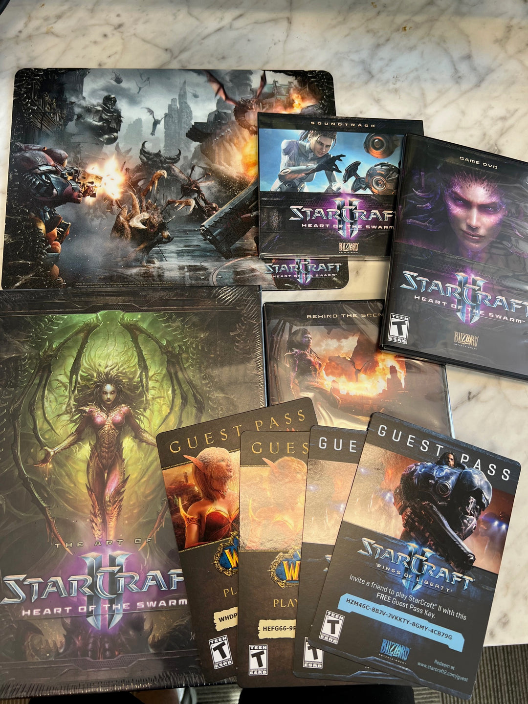 StarCraft II Heart of the Swarm Collector's Edition Most items sealed - Blizzard PU81325