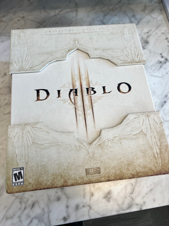 Diablo 3 III Collector's Edition PC Mac Box Set Complete w Skull USB PU81325
