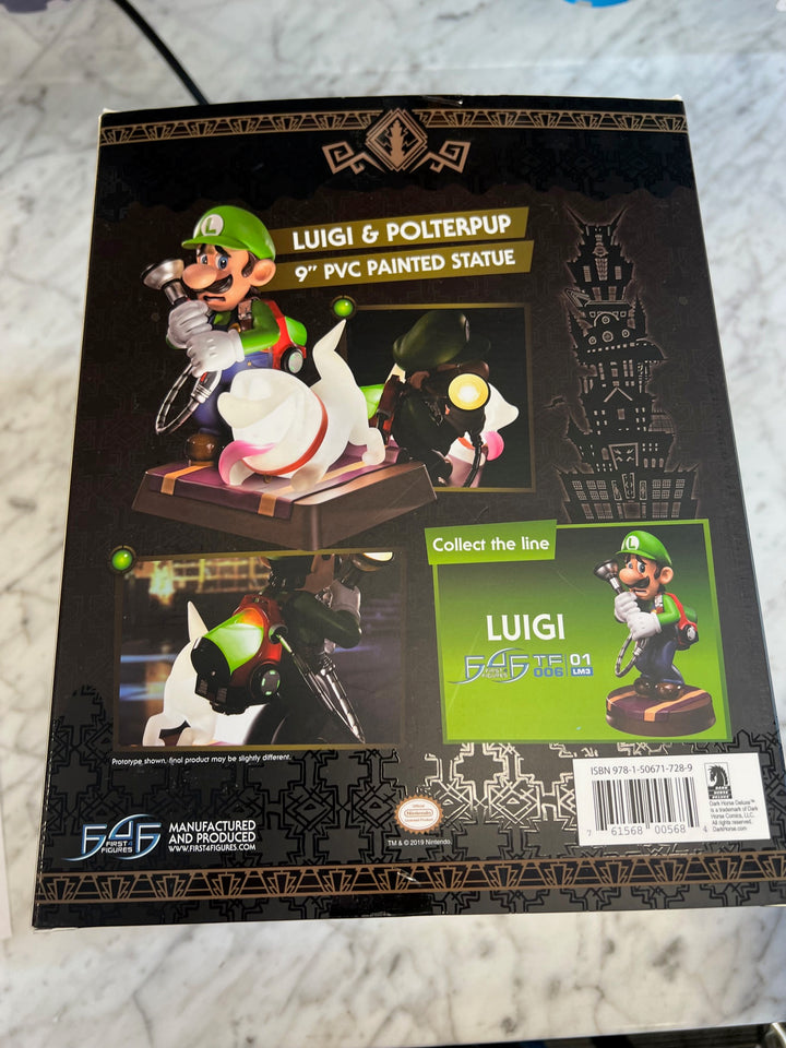Dark Horse Comics Luigis Mansion 3 Luigi and Polterpup 9-Inch PVC Edition Statue UT52325