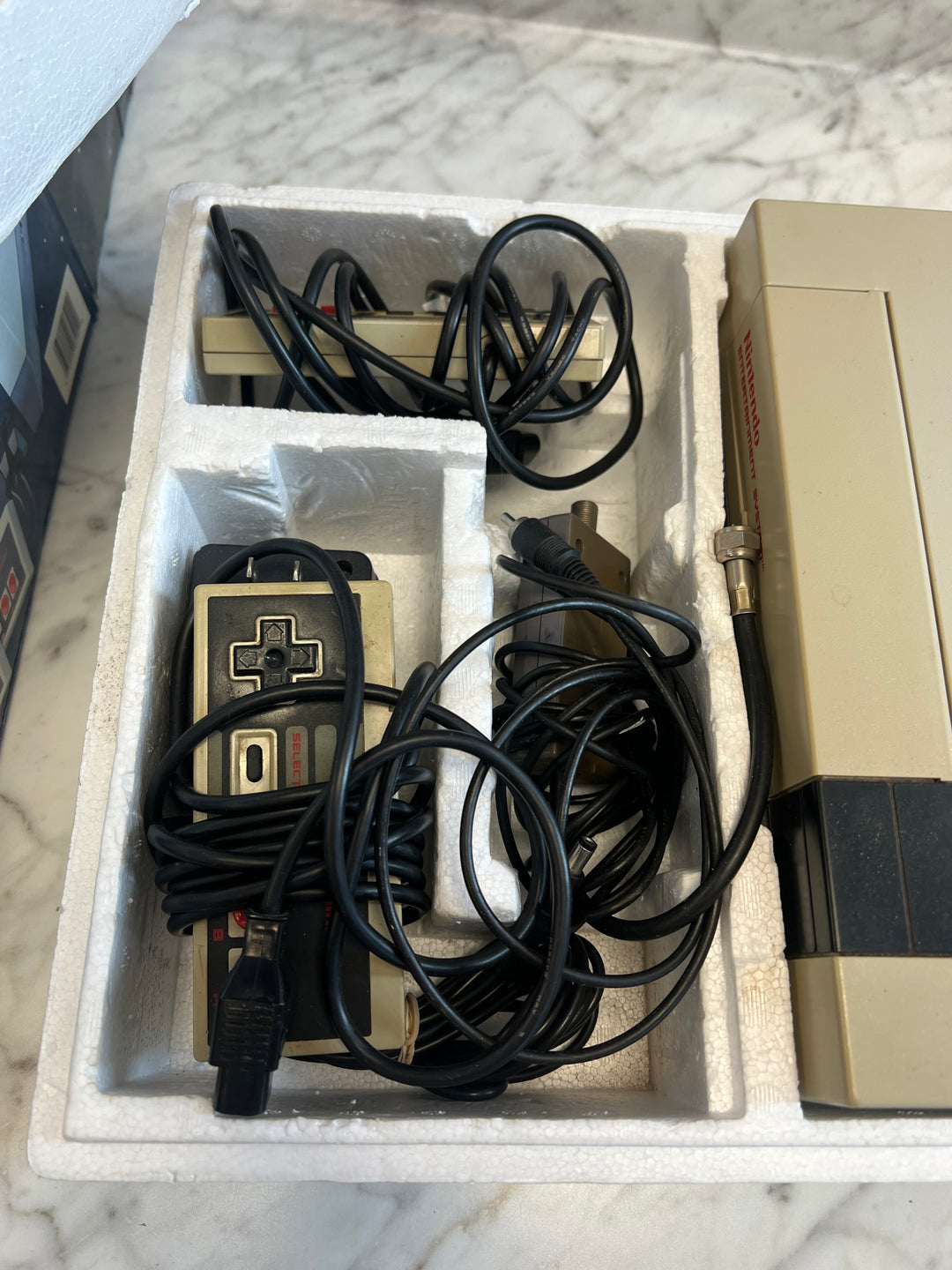 Nintendo Entertainment System NES Console in Box FOR PARTS NOT WORKING