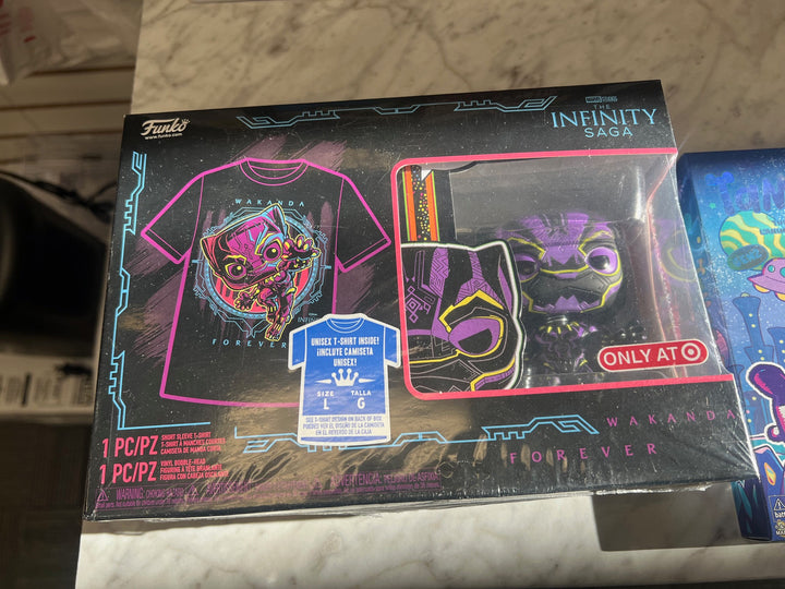 Funko POP! Marvel: Collector's Box Blacklight - Black Panther POP & Tee LARGE