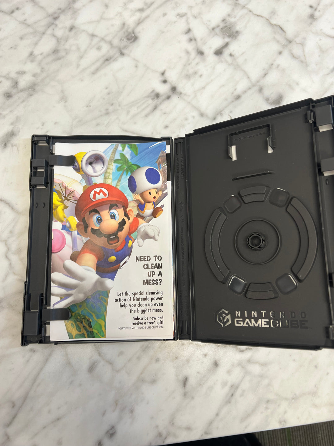 Super Mario Sunshine Nintendo Gamecube Case and Manual ONLY         DU102924