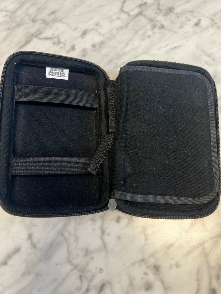 Nintendo 3DS Super Mario Soft Carry Case w/ stylus (Slight damage)  UA81825
