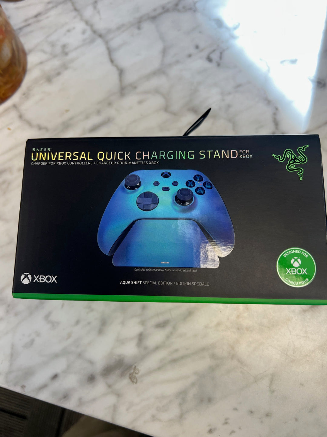 Razer Universal Quick Charging Stand for Xbox Series X, Series S (Aqua Shift) N81825