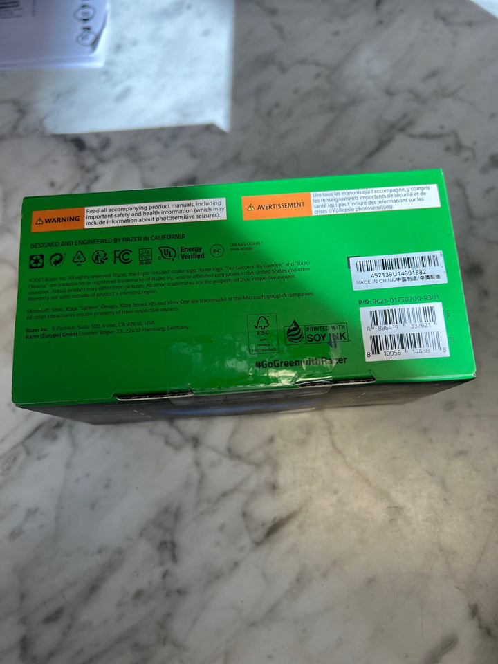 Razer Universal Quick Charging Stand for Xbox Series X, Series S (Aqua Shift) N81825