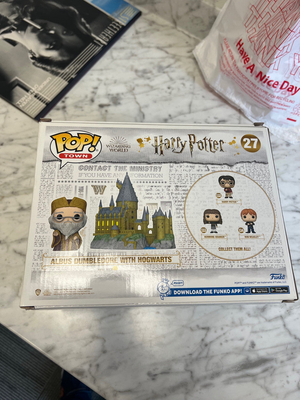 Funko Pop Town - Wizarding World - Harry Potter - Albus Dumbledore with Hogwarts #27