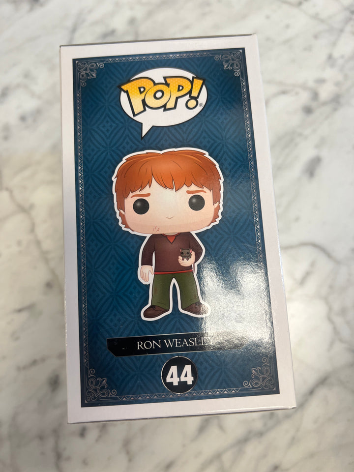 Funko POP! Harry Potter Ron Weasley with Scabbers #44 Vinyl Figure FP81224