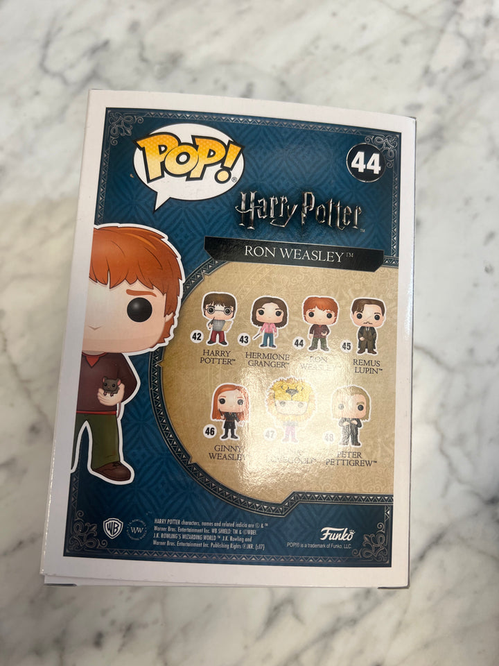 Funko POP! Harry Potter Ron Weasley with Scabbers #44 Vinyl Figure FP81224