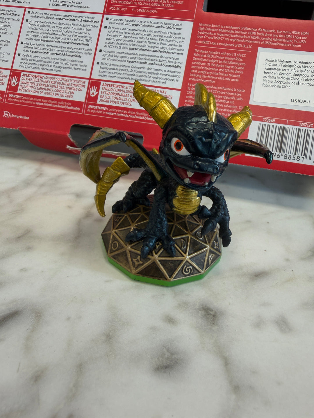 Skylanders Legendary Spyro Figure SKY52526