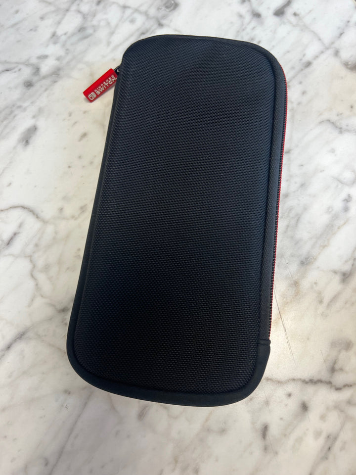 Official Nintendo Switch Soft Carry Case Black   C82025