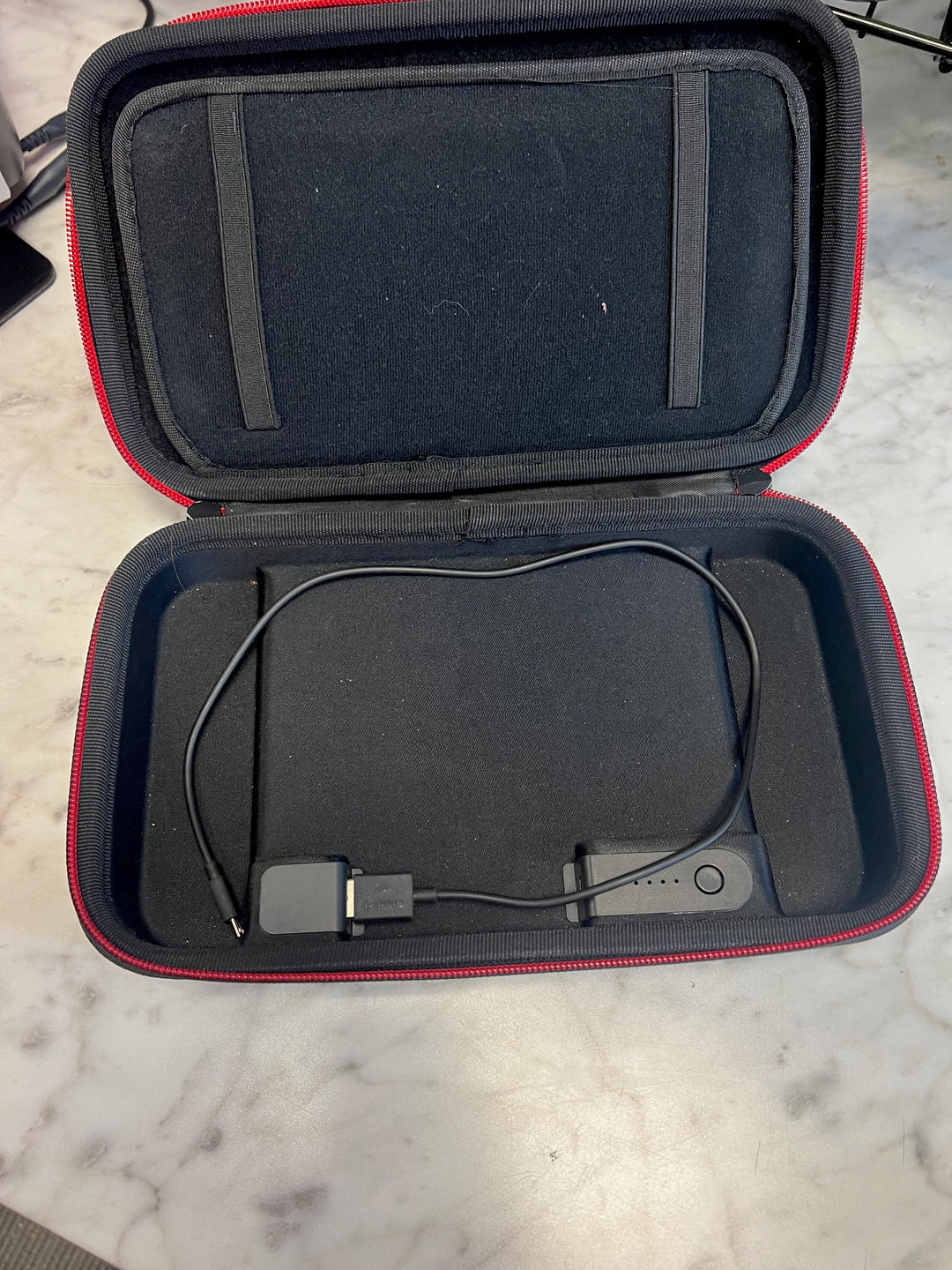 "Liboer" Nintendo Switch Soft Carry case w/ built in battery/charger   C82025