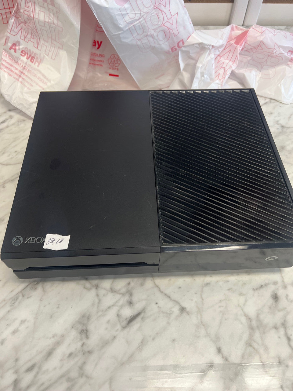 Xbox One (Original version, 500GB) Tested and working no cords or controllers