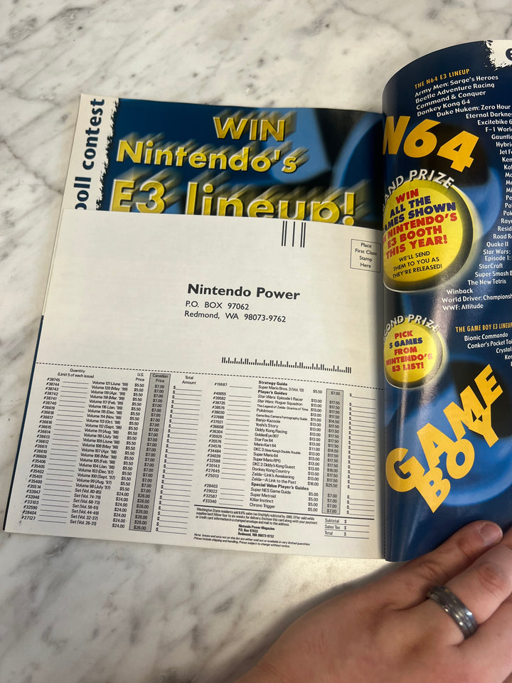 Used Nintendo Power Volume 122 with Poster NP52925